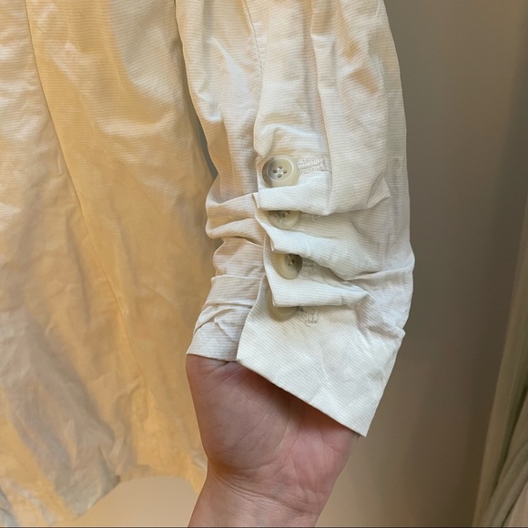 Elizabeth and James White Crinkle 3/4 sleeve blazer - Picture 3 of 9